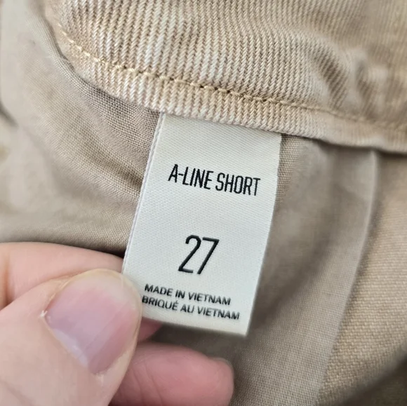 NWT Urban Outfitters BDG Aline Denim Cargo Short 27 - Picture 6 of 9